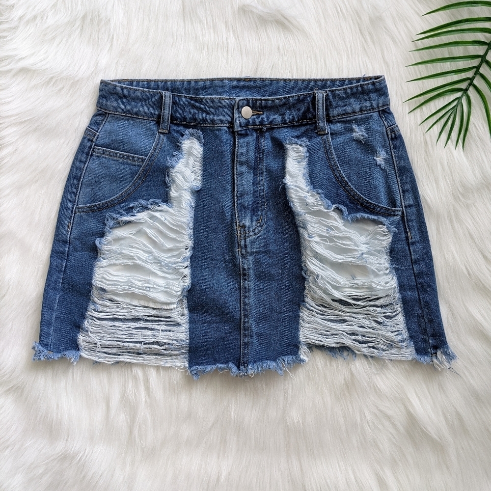 Distressed destroyed denim mini skirt size L 8/10